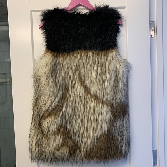Aritzia Faux Fur Vest - Picture 2 of 4